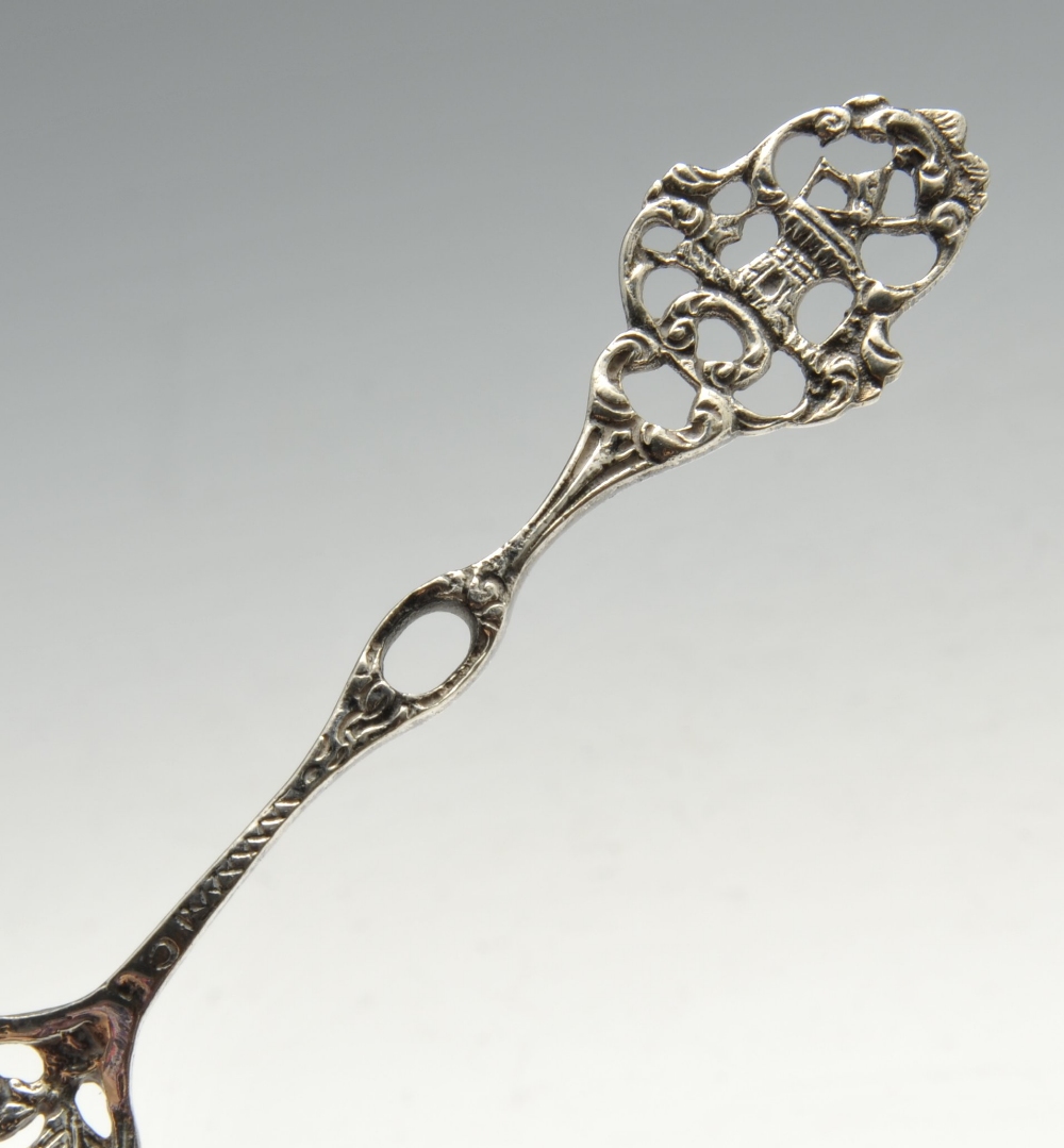 An Egyptian silver trinket dish, florally decorated and with peacock handle, maximum length - Image 9 of 9