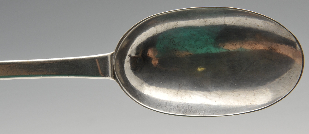 A Queen Anne, silver Dog-nose spoon with initialled terminal. Hallmarked John Cory, London, probably - Image 6 of 7