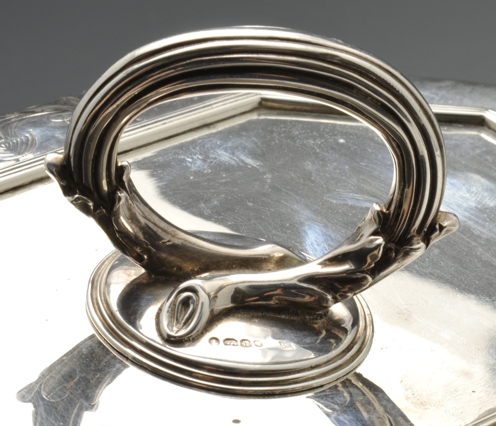 A George III silver entree dish and cover of octagonal sided form with reeded borders, the cover - Image 5 of 6