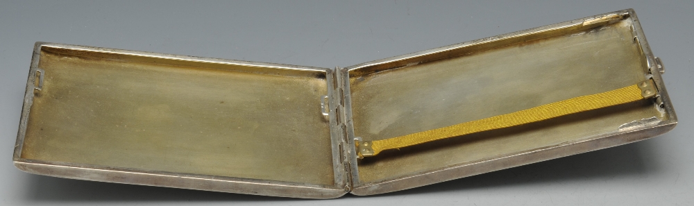 An Edwardian and early twentieth century silver vesta cases, hallmarked Birmingham 1904 and 1911. - Image 10 of 15