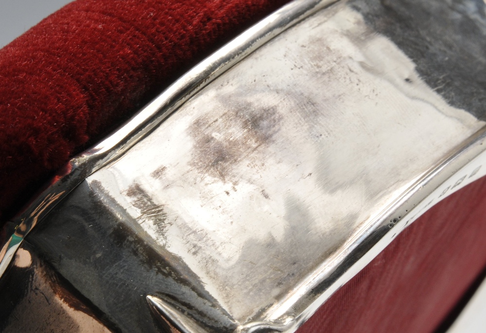 An early twentieth century silver mounted jewellery box of oval scalloped form with red velvet - Image 4 of 4