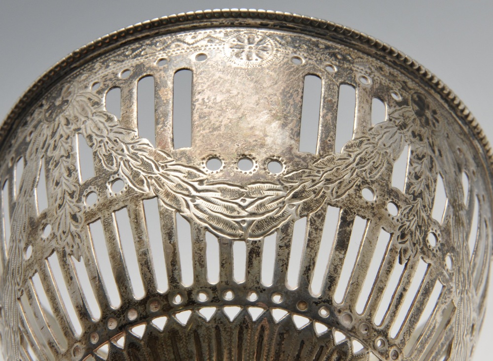 A Victorian silver sugar dish, the conical form with vertical pierced decoration embellished with - Image 3 of 4