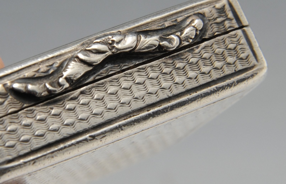 A Victorian silver vinaigrette, the oblong form with engine-turned decoration, vacant shield - Image 5 of 6