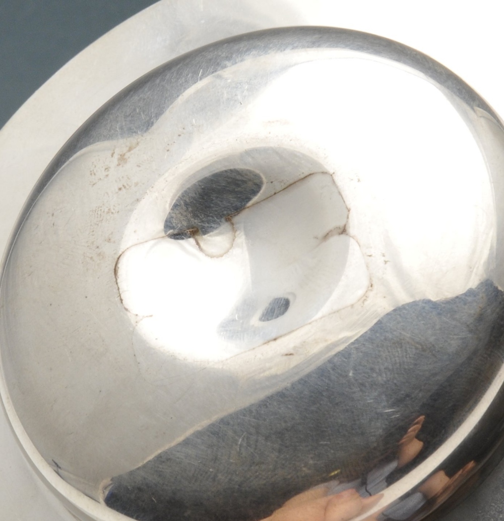 A small modern silver presentation dish, of circular outline having wide rim with personal - Image 4 of 4