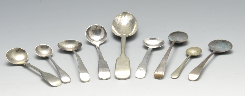 A selection of various George III and later condiment spoons, etc., most examples having - Image 10 of 11
