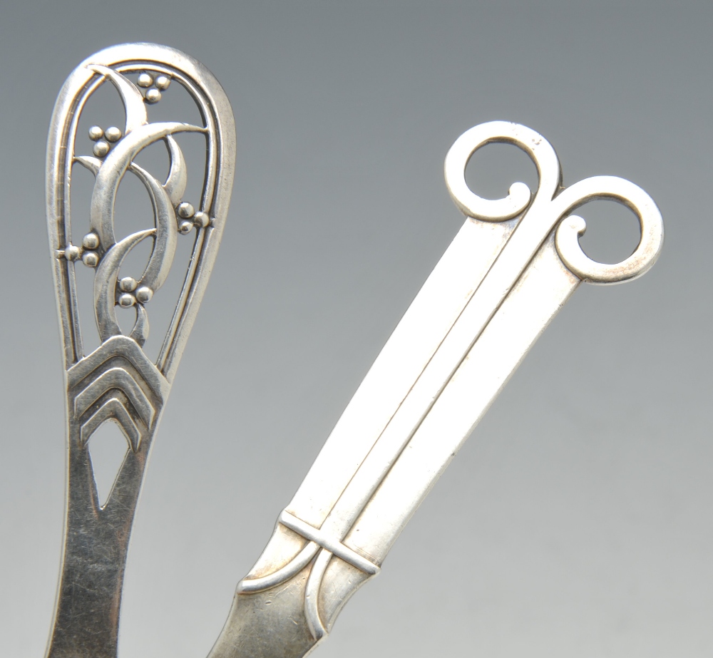 Two 1930's handmade Danish silver caddy spoons, Danish assay marks for 1933 and 1937. Together - Image 3 of 5