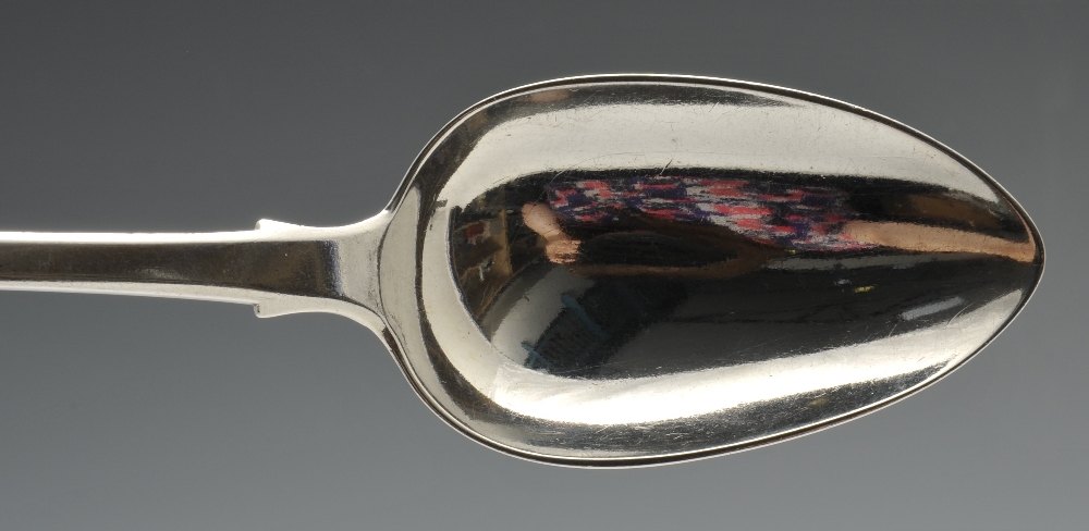 A George IV silver Fiddle pattern fish slice with crested terminal, hallmarked William, Charles & - Image 13 of 14