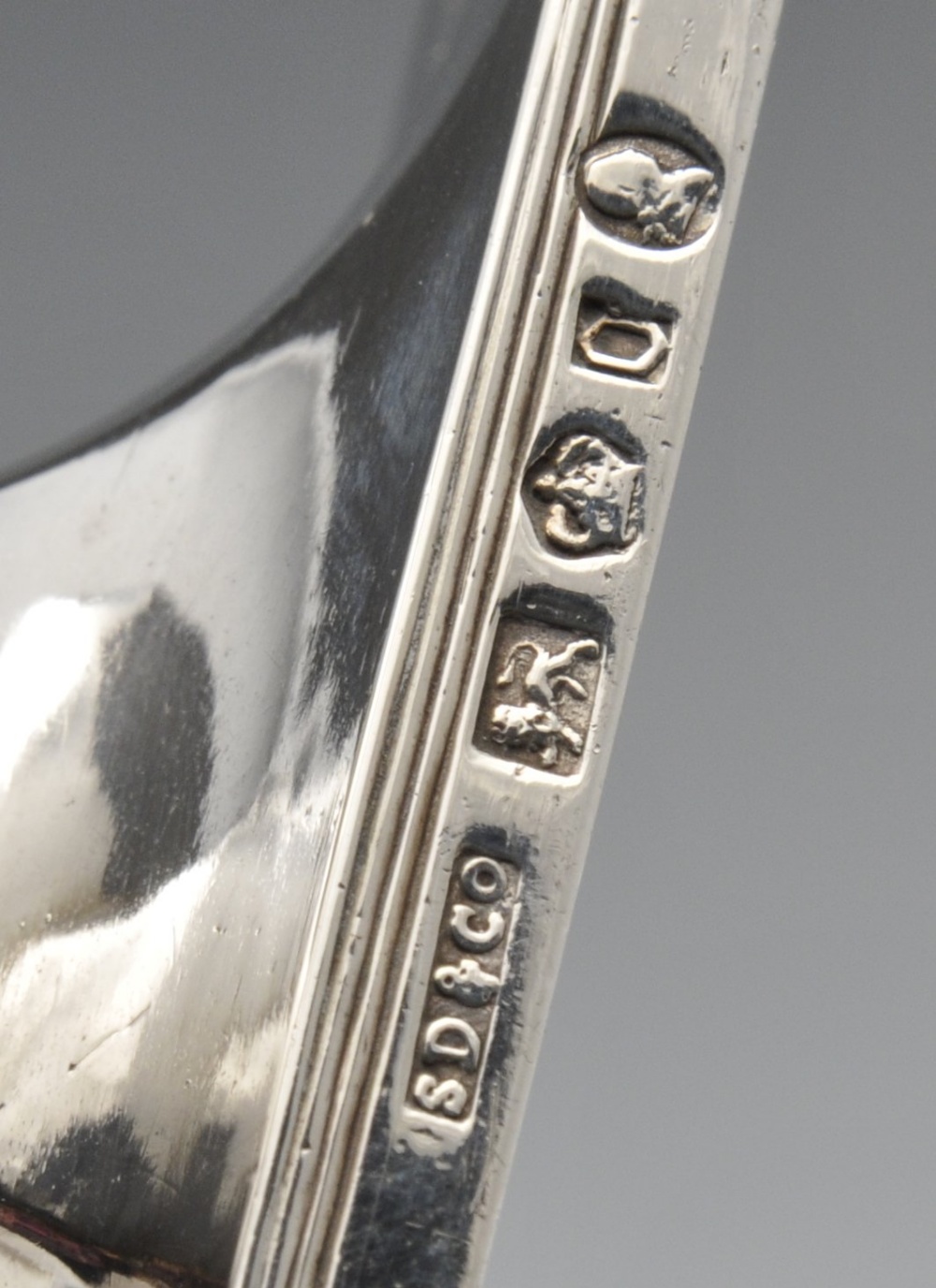 A George III silver swing handle sugar basket, the octagonal sided pedestal form having twin opposed - Image 2 of 4