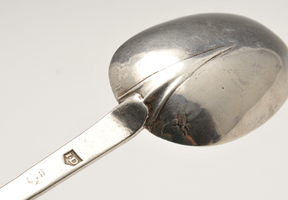 A William III, silver Laceback Trefid spoon with initialled terminal. Hallmarked Isaac Davenport, - Image 4 of 7