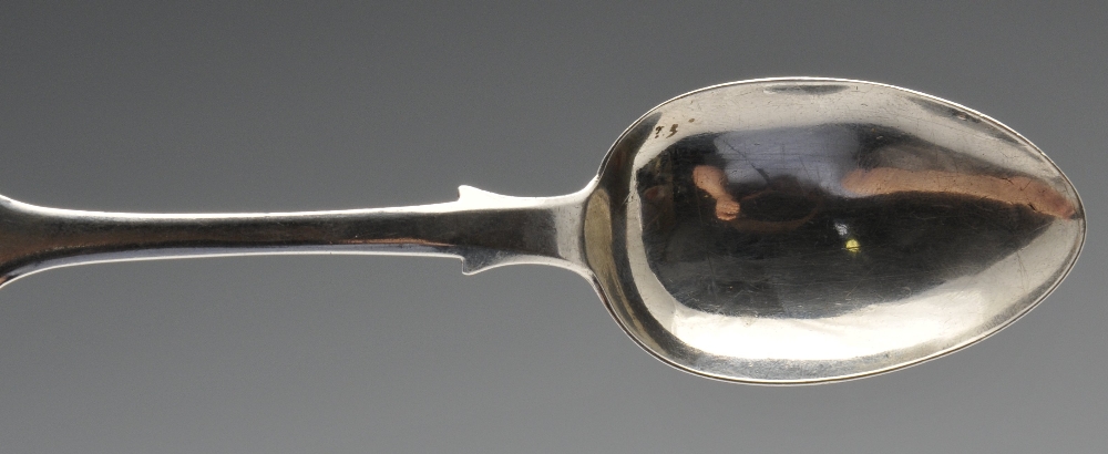 A set of six mid-Victorian Scottish silver Fiddle pattern teaspoons, having initialled terminals. - Image 5 of 6