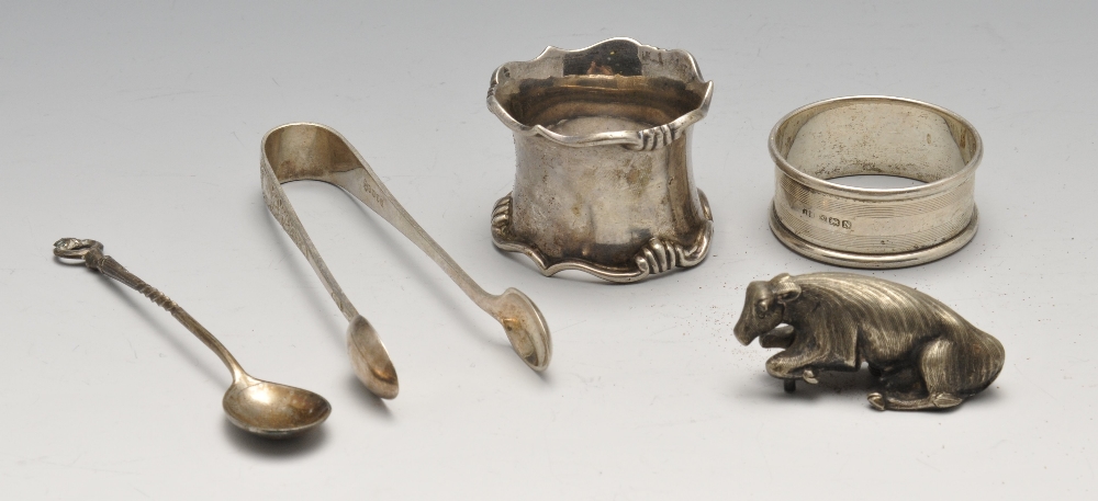 A small selection of mostly early 20th century silver items to include a pair of napkin rings, an - Image 8 of 8