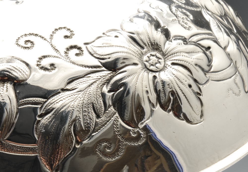 A matched pair of early nineteenth century Irish silver entree dishes, each of circular form with - Image 3 of 12