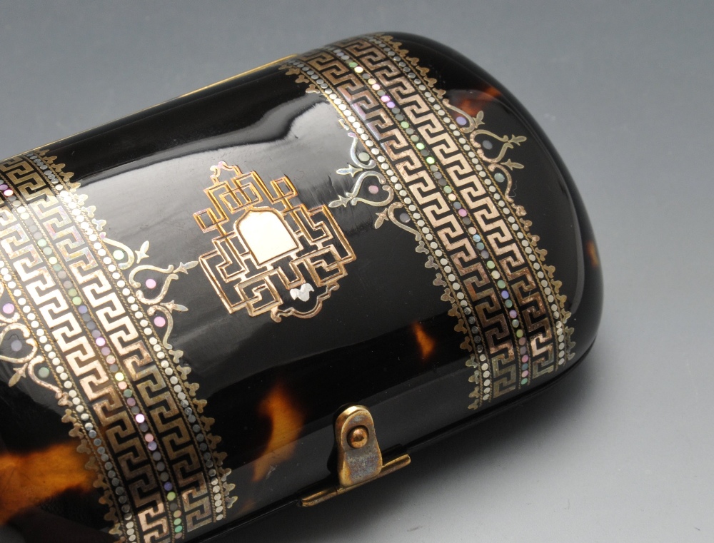 A French mother-of-pearl inlaid tortoiseshell purse, of bulging oblong form having elaborate Greek- - Image 4 of 5
