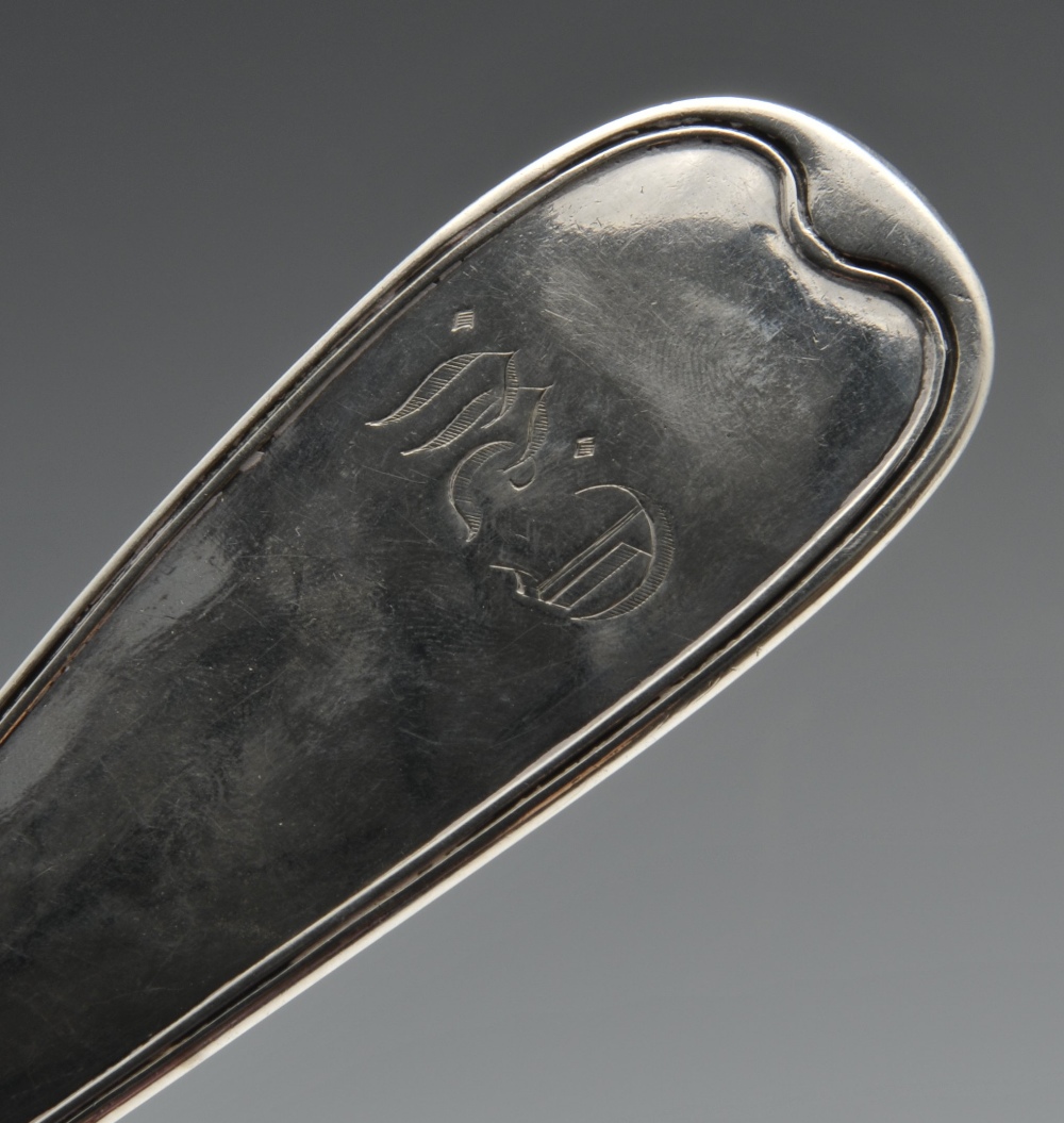 A George IV silver Fiddle pattern fish slice with crested terminal, hallmarked William, Charles & - Image 2 of 14