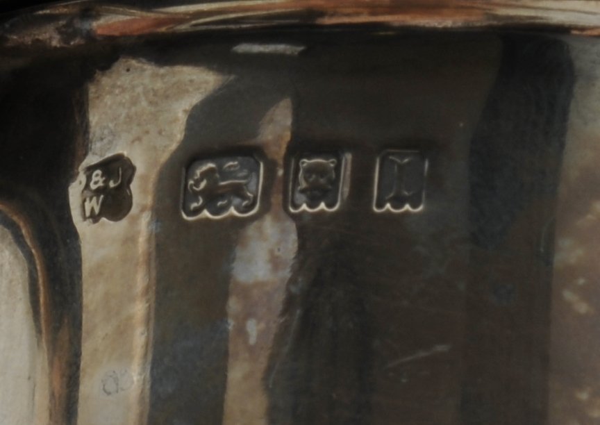 A 1920' s silver mustard pot modelled as a tankard and commemorating the 600th anniversary of the - Image 2 of 7