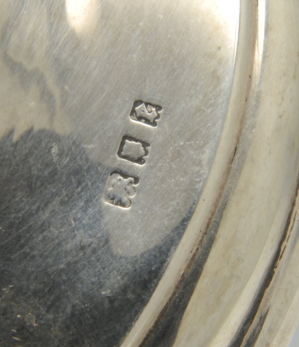 A 1920's silver inkwell of capstan form, the hinged and slightly domed cover with reeded border ( - Image 2 of 15