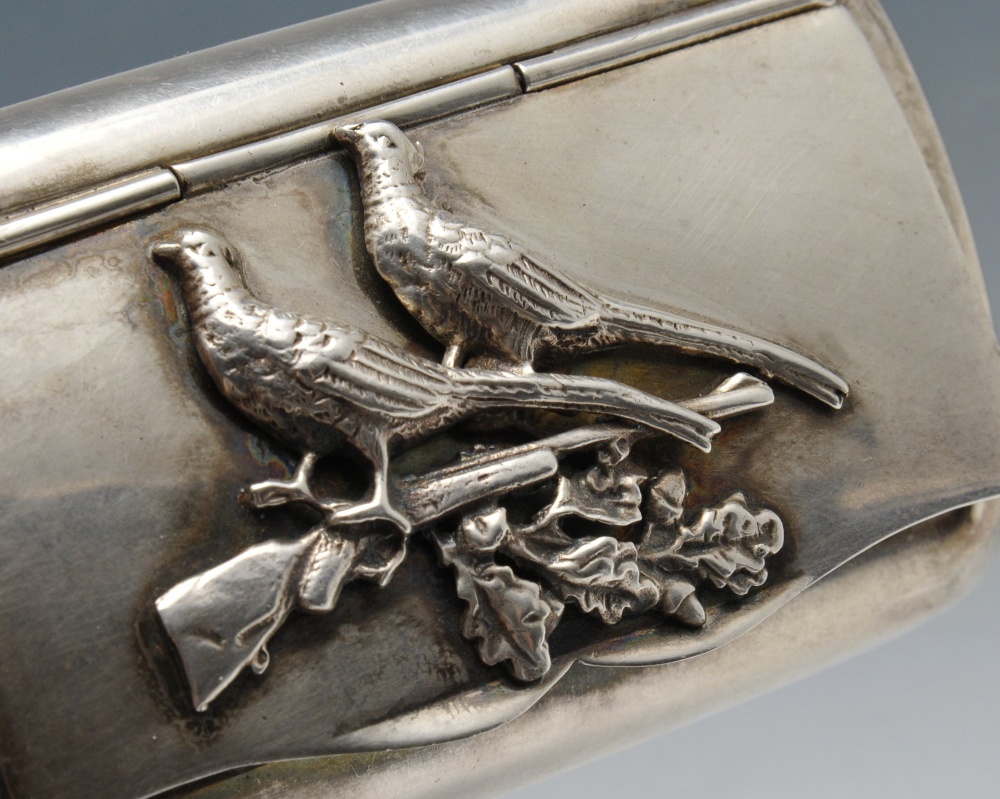 An early nineteenth century French silver snuff box, the oblong engraved form with canted corners - Image 7 of 13