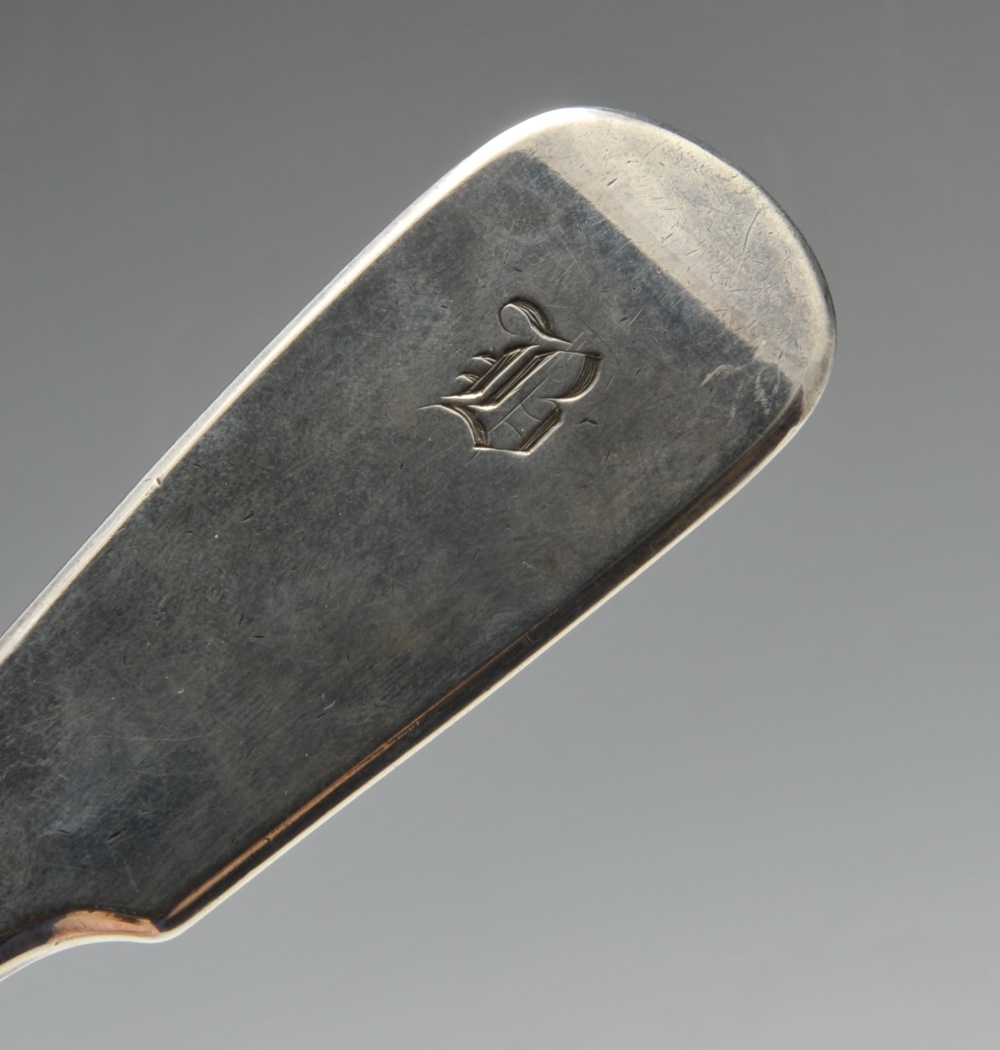 A Victorian provincial Fiddle pattern silver basting spoon with initialled terminal. Hallmarked - Image 6 of 6