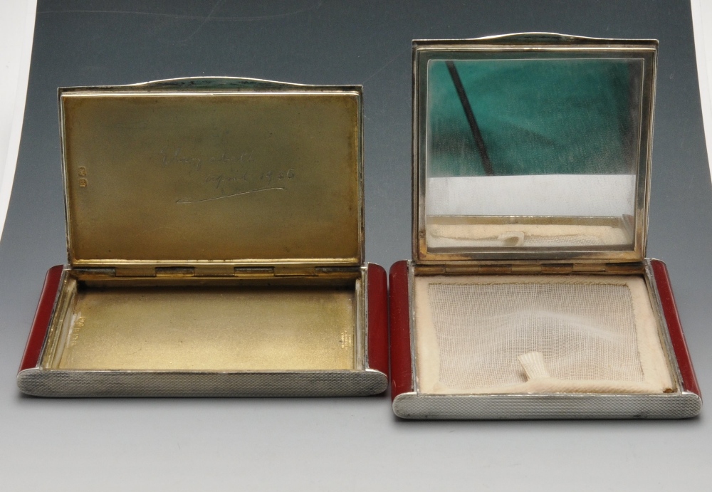 A 1930's matched silver compact and cigarette case, each with engine-turned decoration and terminals - Image 2 of 5