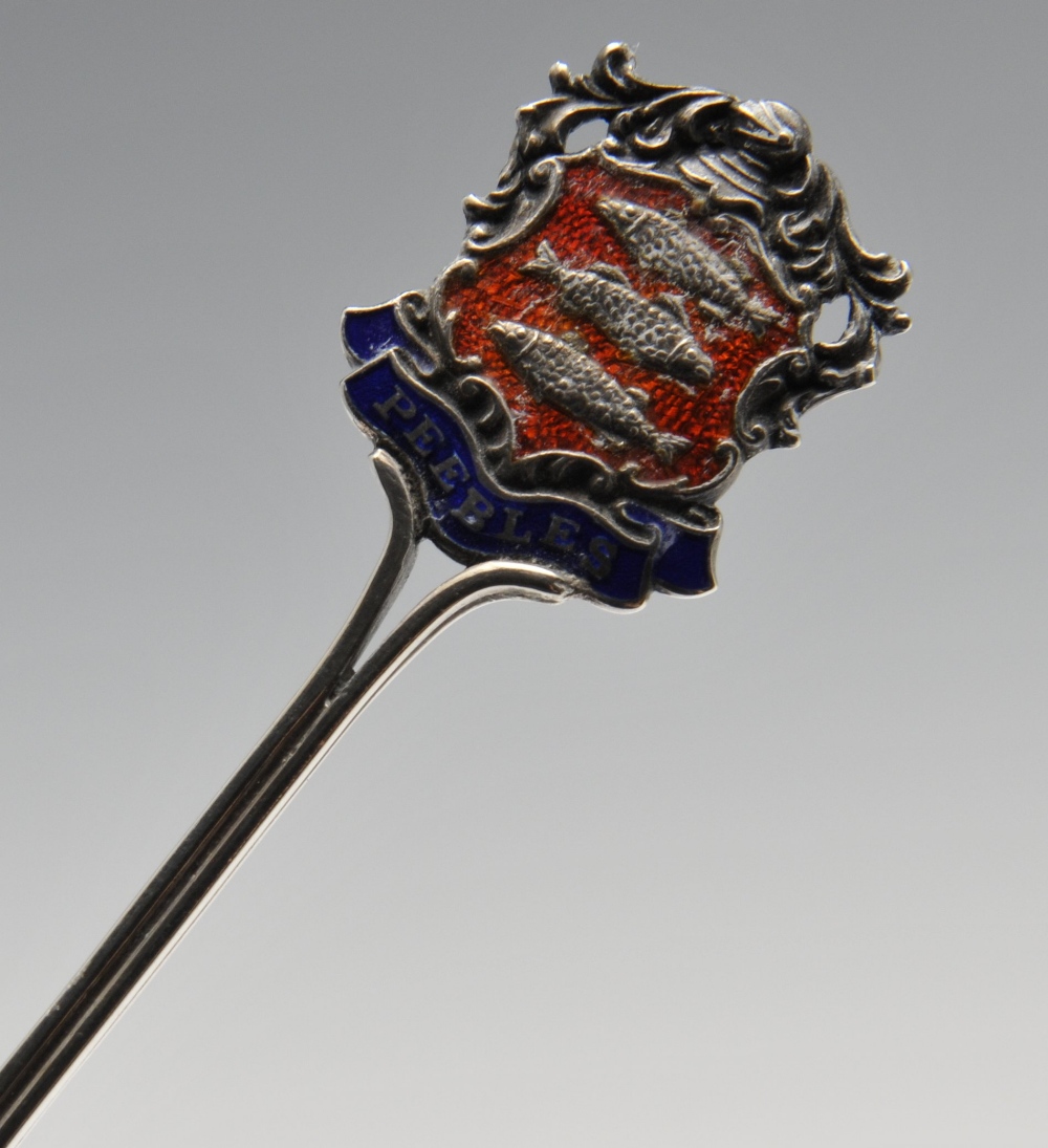 A large selection of silver and silver plated souvenir teaspoons, comprising mostly early - Image 11 of 12