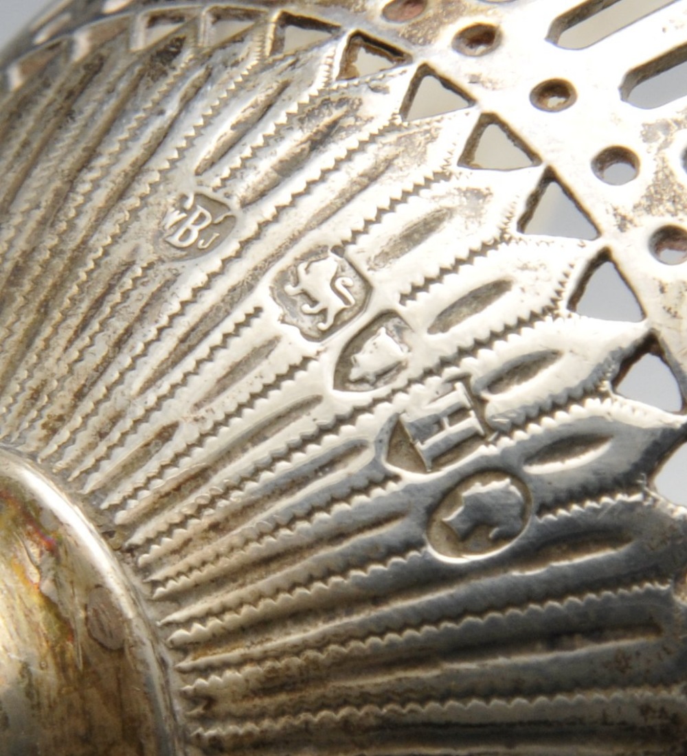 A Victorian silver sugar dish, the conical form with vertical pierced decoration embellished with - Image 2 of 4