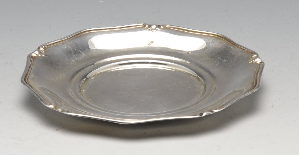 A mid-twentieth century Italian silver set of six bowls with matching saucers, each of lobed outline - Image 7 of 7