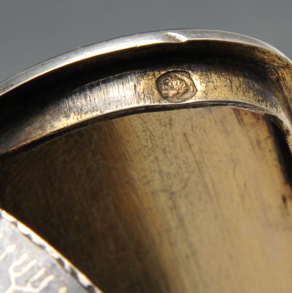 A French silver snuff box, the oblong form entirely decorated in niello with a repeated motif. - Image 3 of 5