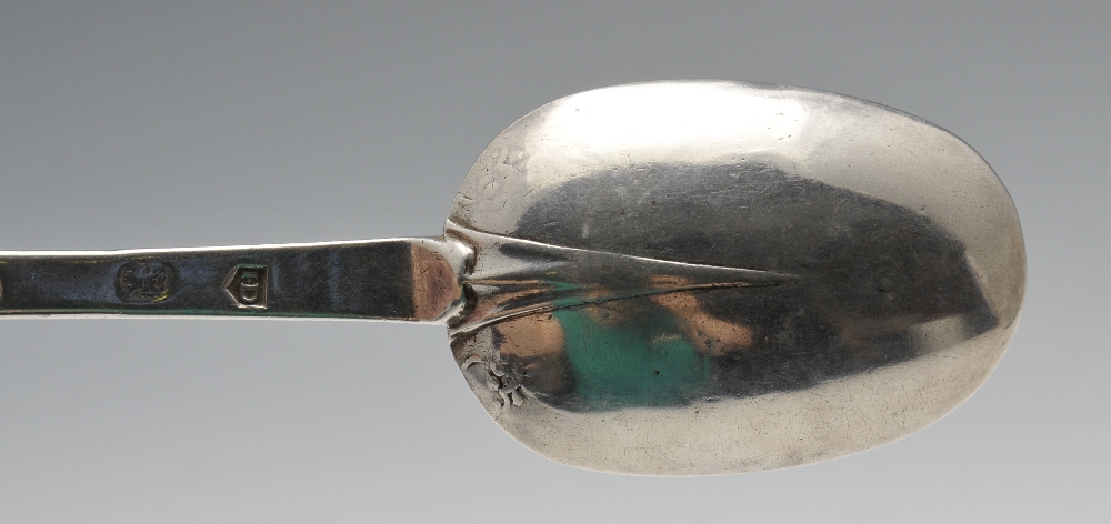 A William III, silver Laceback Trefid spoon with initialled terminal. Hallmarked Isaac Davenport, - Image 7 of 7