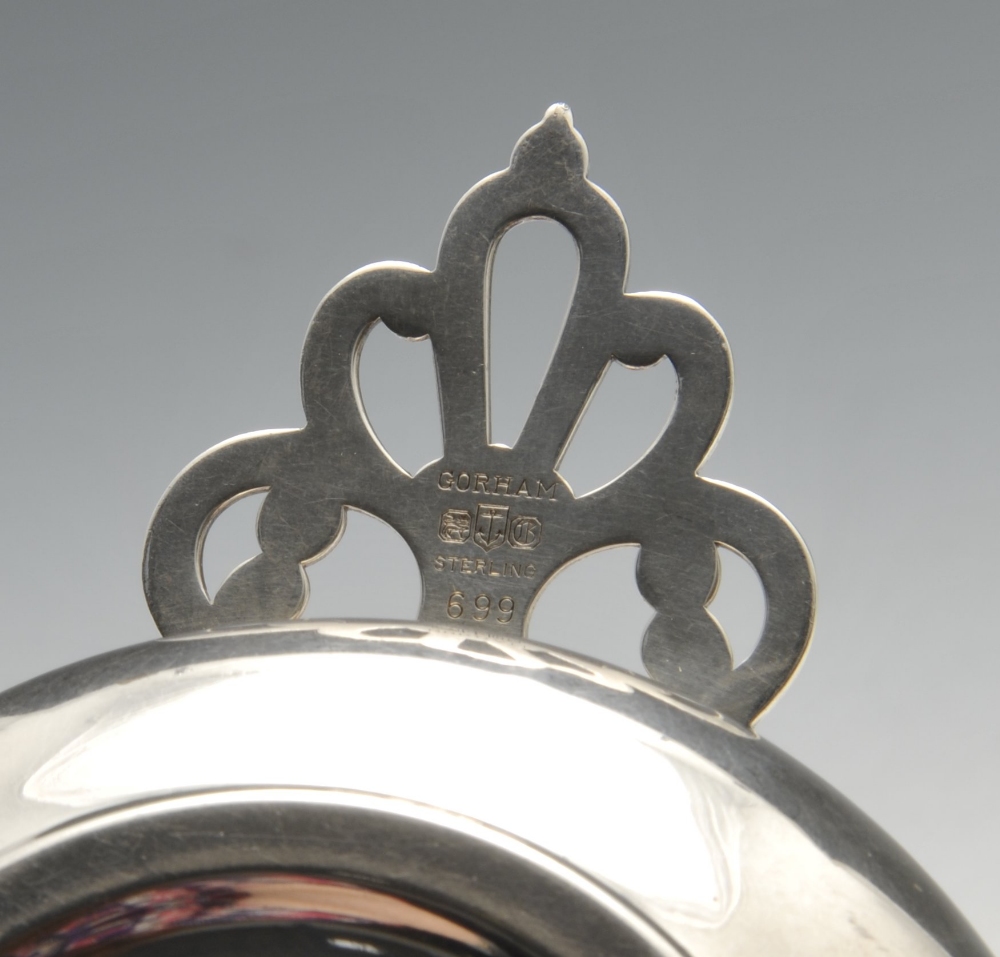 A Canadian silver porringer bowl, with an engraved monogram to one side and having a single scroll - Image 6 of 6