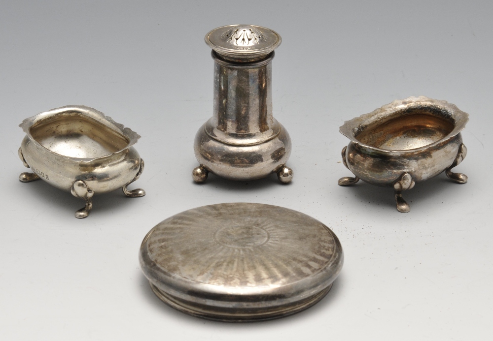 A small selection of mostly early 20th century silver items to include a pair of napkin rings, an - Image 7 of 8