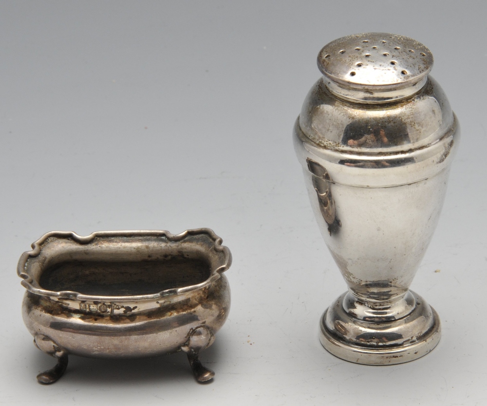 An early twentieth century silver open salt and pepper, hallmarked Sheffield 1915. Together with - Image 11 of 13