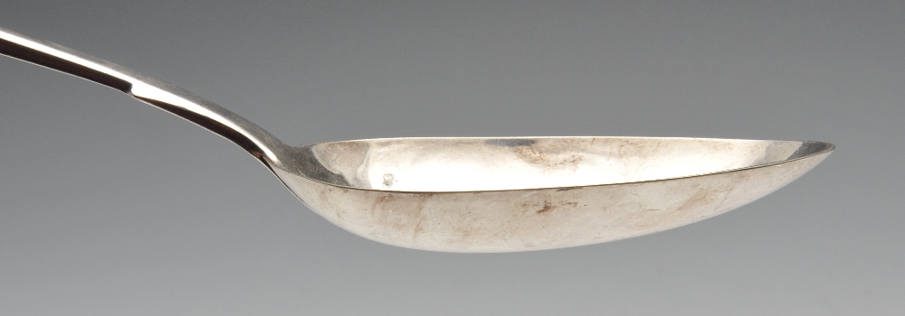 A George III silver Fiddle pattern serving spoon. Hallmarked Dublin 1812. Length measuring 12 3/4 - Image 3 of 6