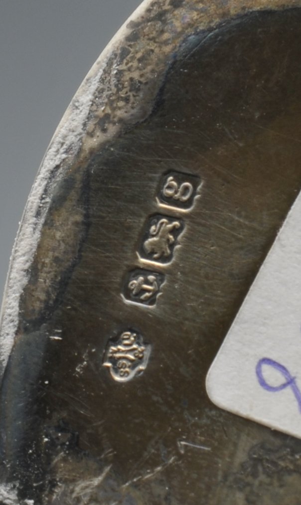 A Georgian silver pap boat of plain form, hallmarks indistinct, length measures 4 6/8 inches (12 cm) - Image 5 of 11