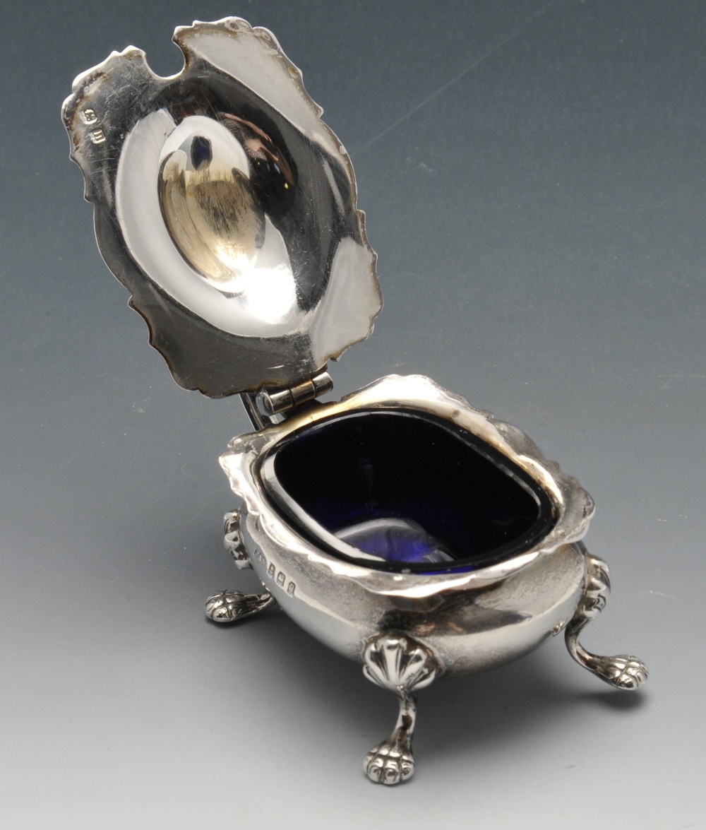 An early twentieth century silver pepper pot and a matching mustard pot with blue glass liner, - Image 4 of 15