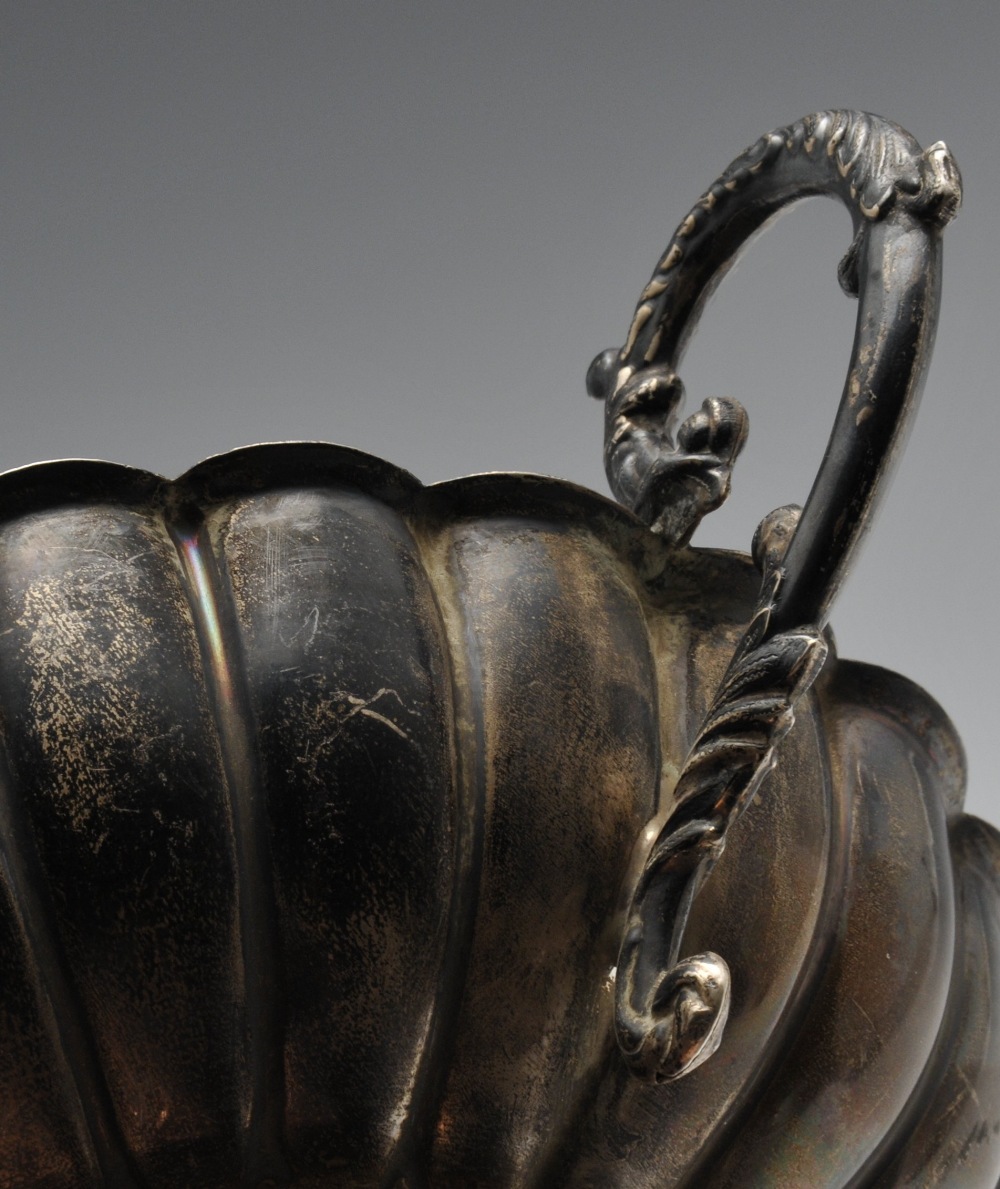 A Spanish silver tazza, the fluted bowl with twin scrolling handles, raised on griffin style - Image 3 of 9