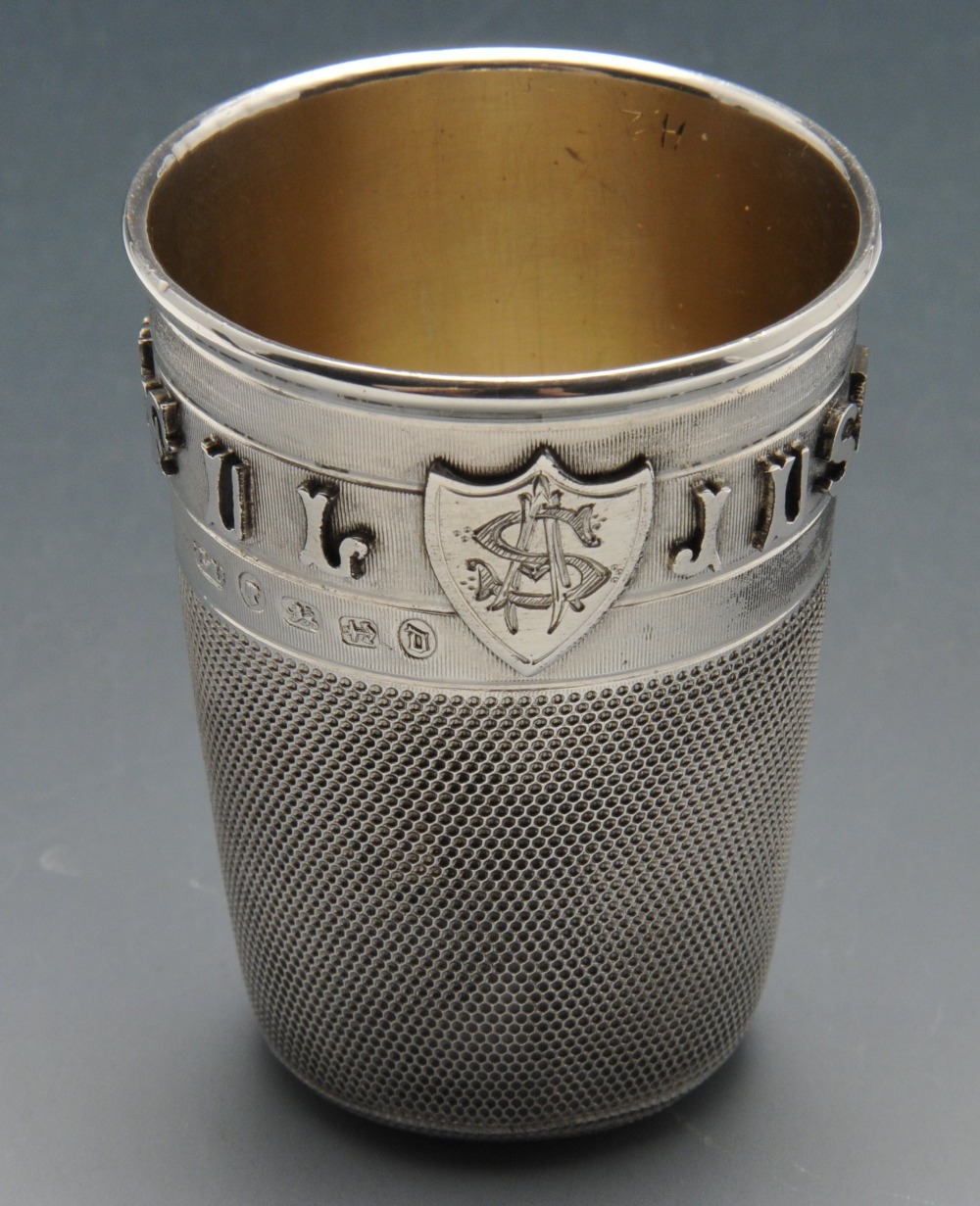 A cased Victorian silver novelty shot cup modelled as a thimble, with raised lettering 'Just a - Image 2 of 6
