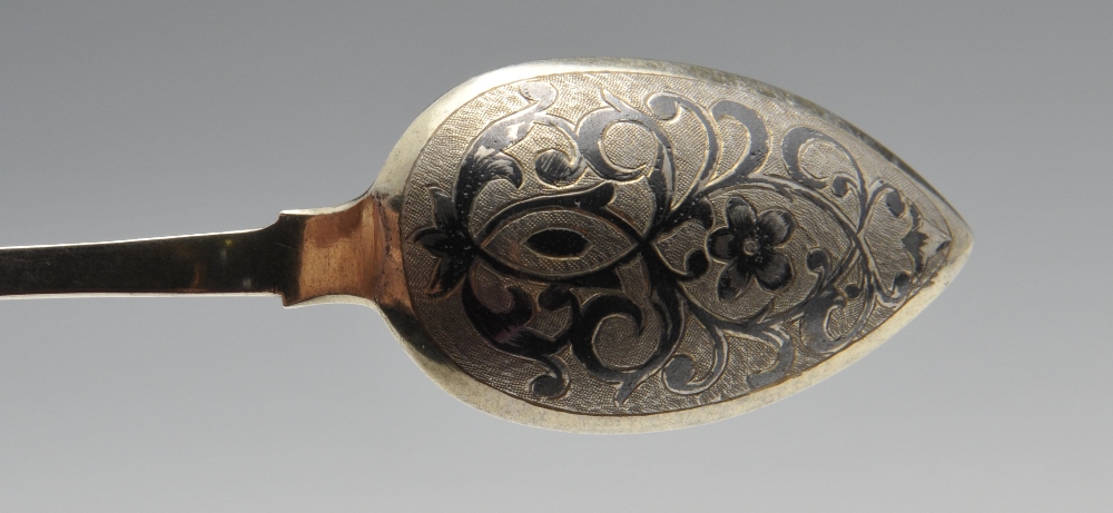 A set of eight mid-nineteenth century Russian silver spoons, each in a Fiddle style pattern with - Image 7 of 7