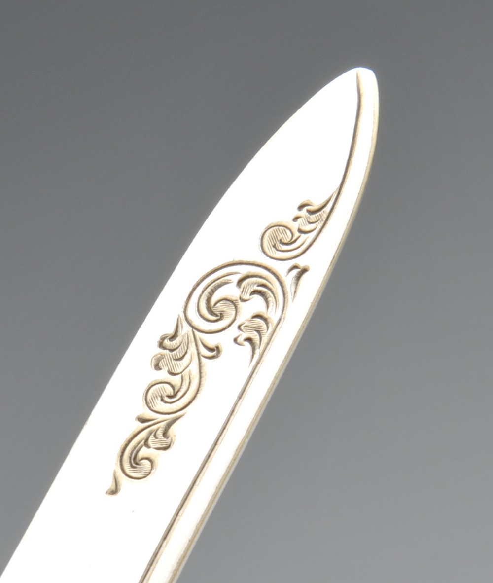 A selection of various early twentieth century mother-of-pearl handled silver fruit knives and - Image 5 of 10