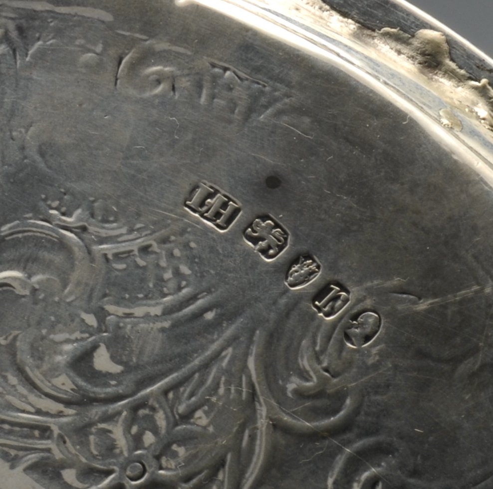 A George III silver waiter, the circular form with floral scroll surround to the vacant cartouche - Image 3 of 5