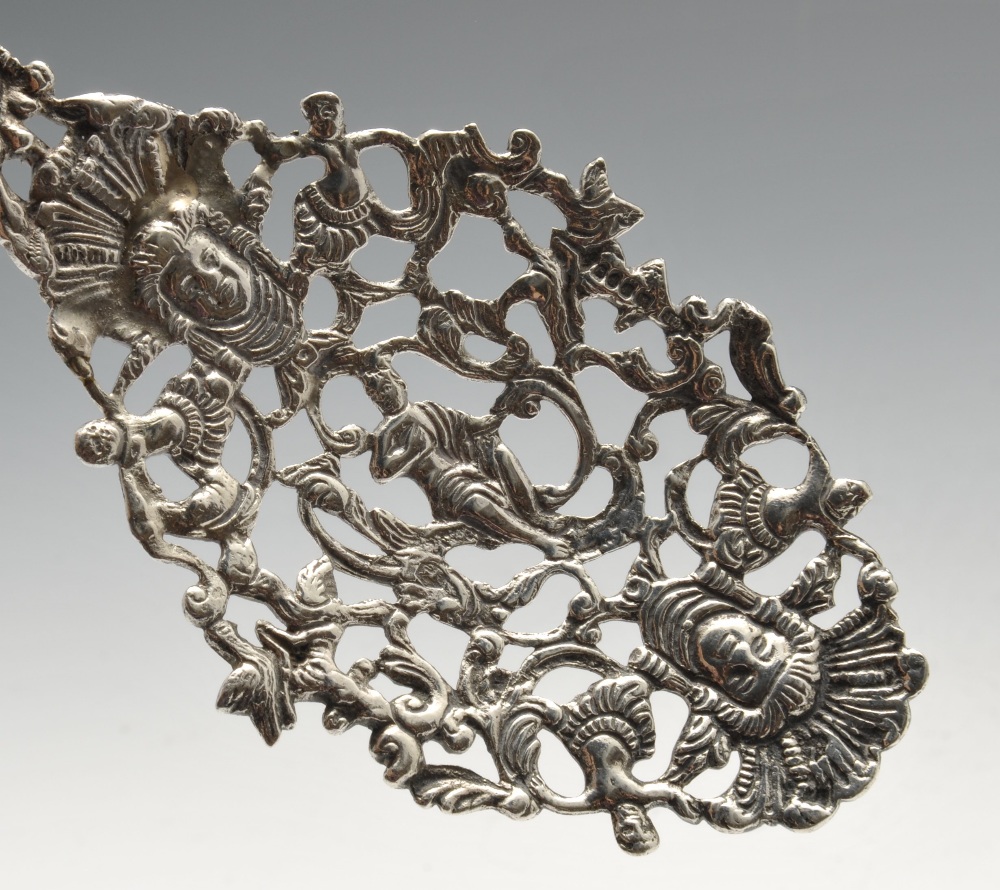 An Egyptian silver trinket dish, florally decorated and with peacock handle, maximum length - Image 6 of 9