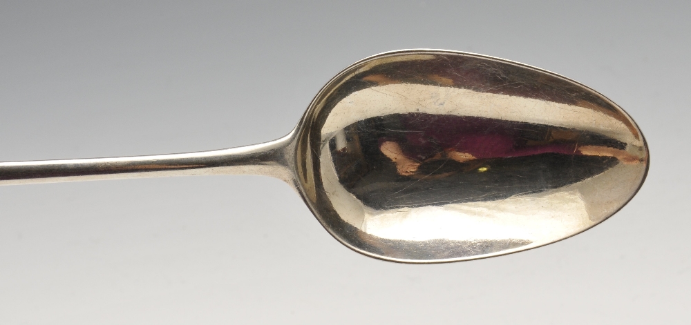 A George III silver Old English pattern basting spoon. Hallmarked John Spackman II, London 1778. - Image 4 of 6