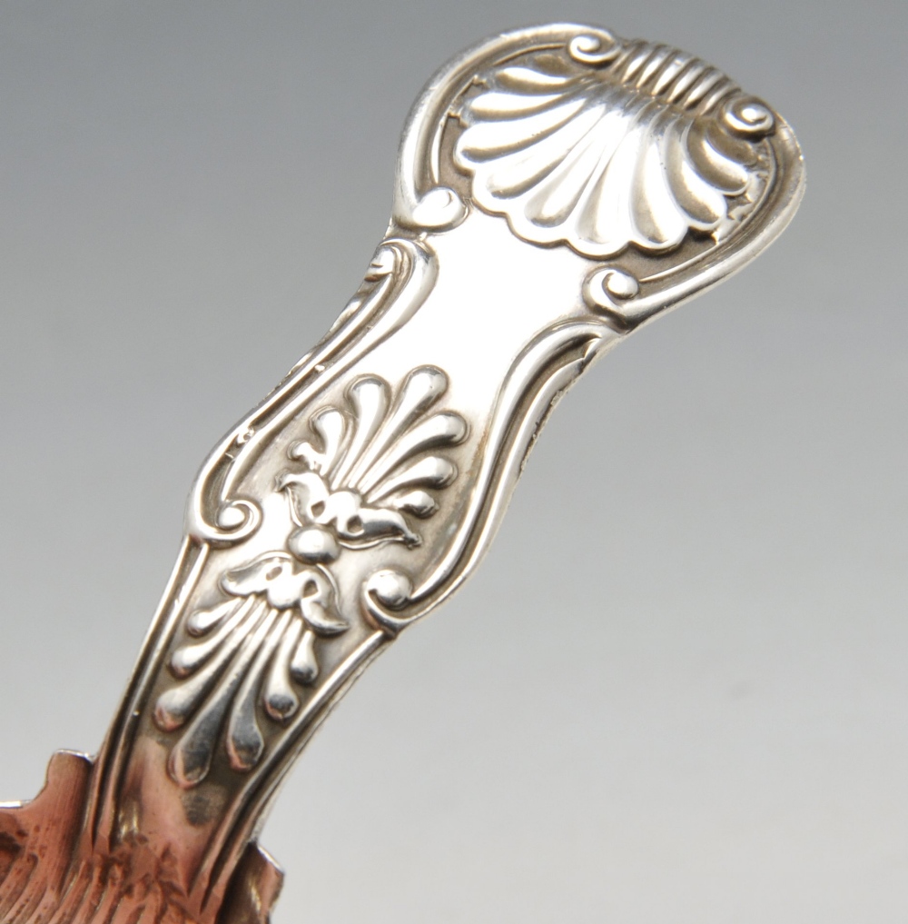 A William IV silver caddy spoon, in King's pattern with shell bowl, hallmarked Newcastle 1837 with - Image 4 of 11