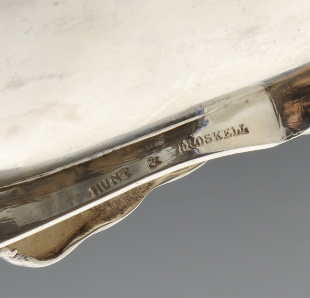 A mid-Victorian silver pen tray by John Samuel Hunt, (Hunt & Roskell), having leaf ends and - Image 2 of 6