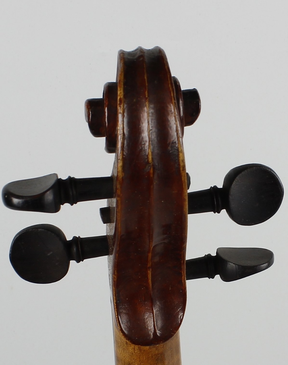 A Maidstone Murdoch Murdoch & Co. violin. Having detailed paper label to interior, 23 (58.5 cm) - Image 4 of 5