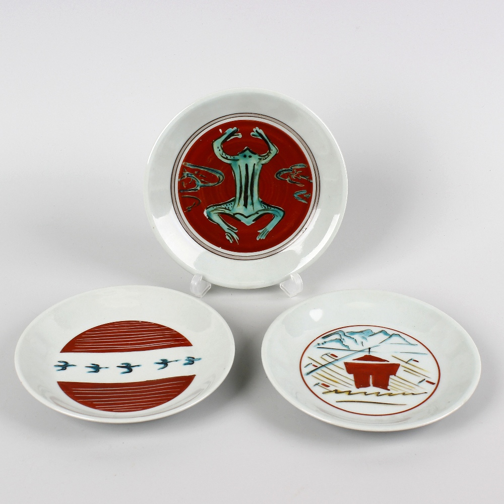 Three Bernard Leach (St. Ives pottery saucer dishes). Decorated with a frog, five birds and a