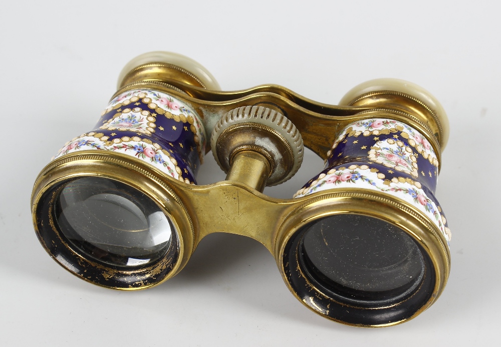 A good pair of French Palais Royal-type enamelled opera glasses. The mother of pearl eyepieces on - Image 2 of 2