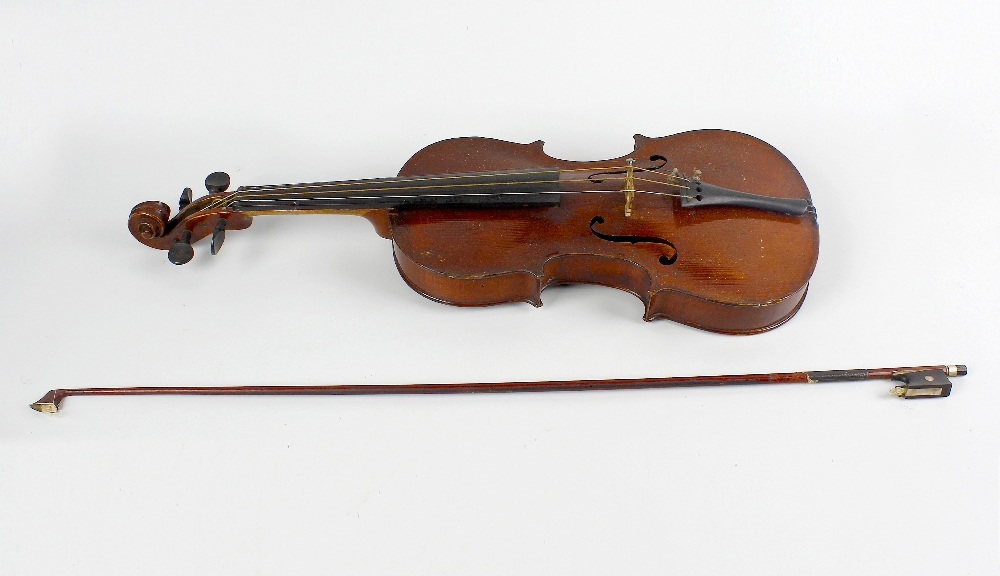 A Maidstone Murdoch Murdoch & Co. violin. Having detailed paper label to interior, 23 (58.5 cm)