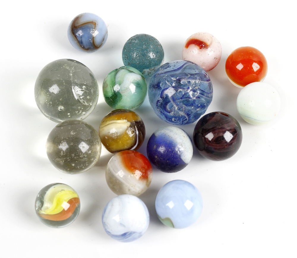A case containing almost 300 marbles. To include onion skins, swirls, cats eyes and plain