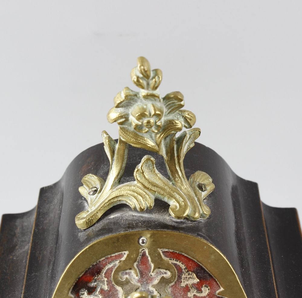 A late 19 century French red tortoiseshell and boulle mantel clock. The 3.25 inch circular dial with - Image 3 of 5