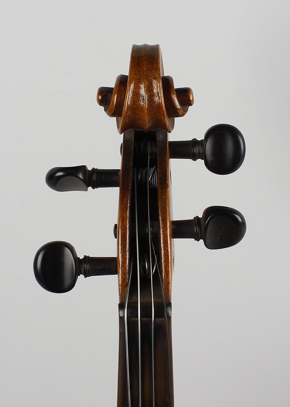 An early 20th century inlaid violin. The reverse having mother-of-pearl inlaid interlocking motif, - Image 3 of 6